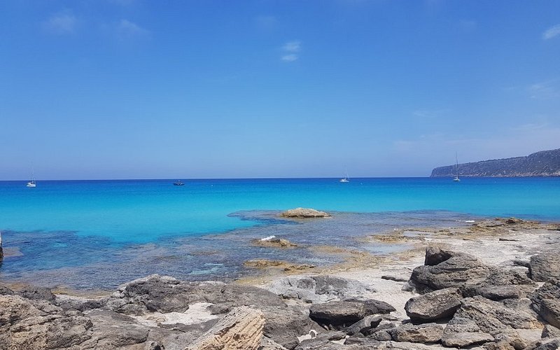Foto de Playa Ses Platgetes, Caló de Sant Agustí