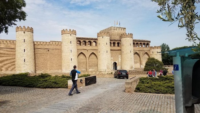 Hostal Puente de Piedra (Zaragoza)