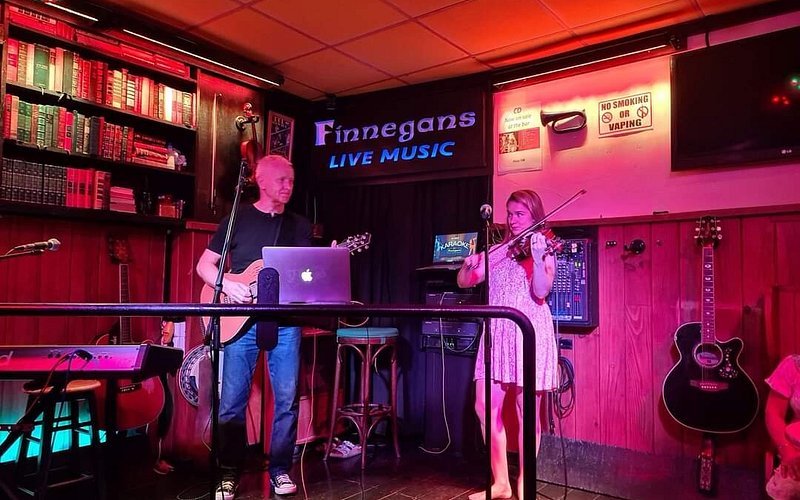 Finnegan's Live Music Pub