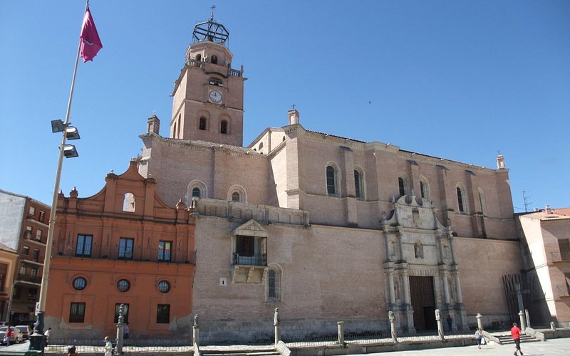 Colegiata de San Antolín