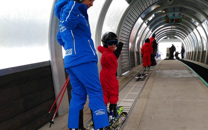 Escuela Universal Esqui & Snowboard
