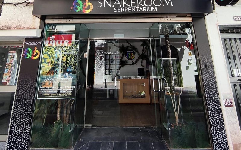 Snakeroom Serpentarium