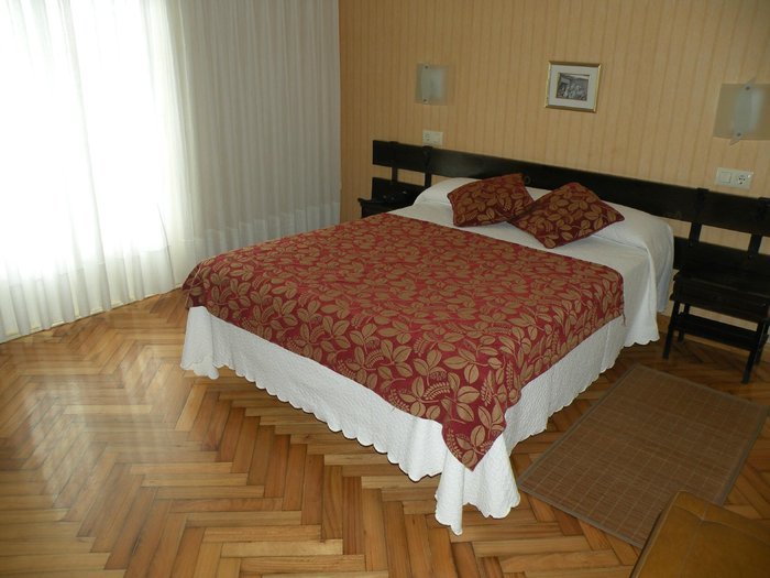 Hotel Rompeolas (Baiona)