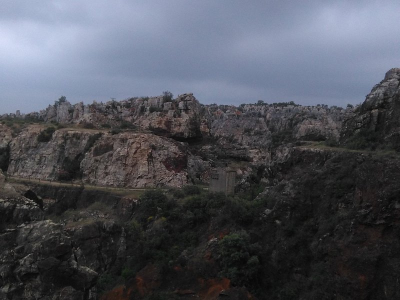 Cerro del Hierro Quarry Walk