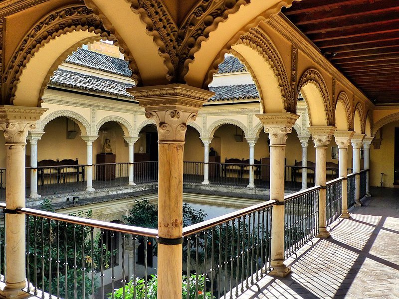 Real Academia de Bellas Artes de Santa Isabel de Hungria