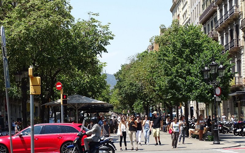 Rambla de Cataluña (Rambla de Catalunya)