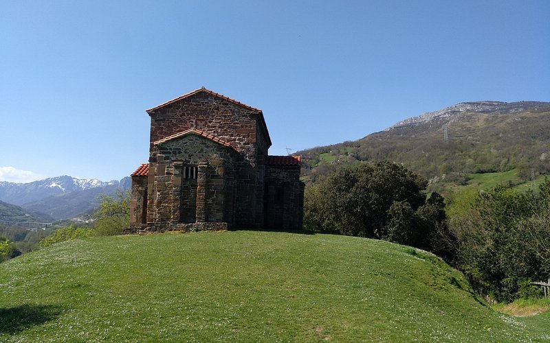 Foto de Iglesia de Santa Cristina de Lena, Lena Municipality