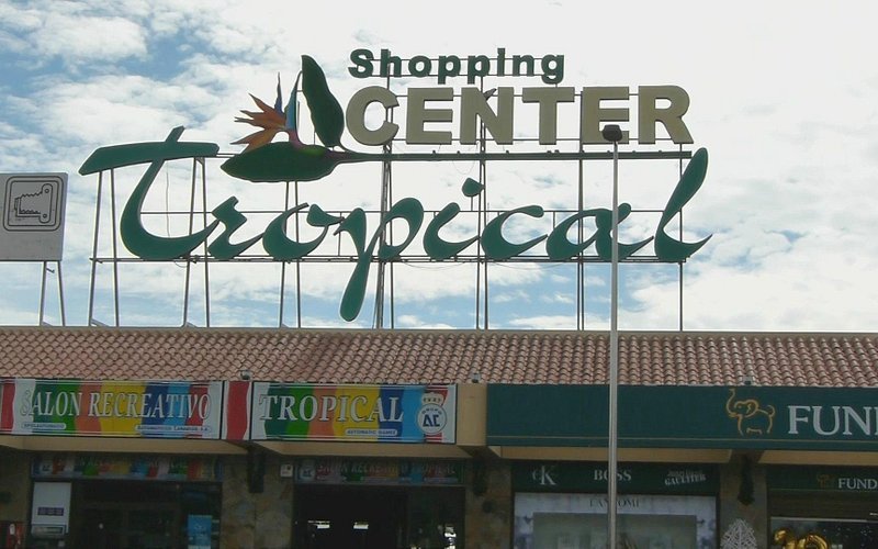 Shopping Center Tropical