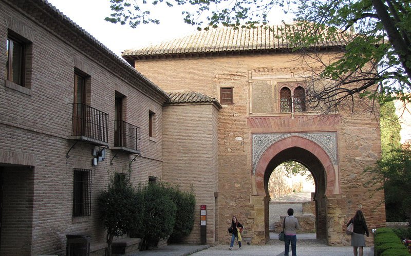 Puerta del Vino